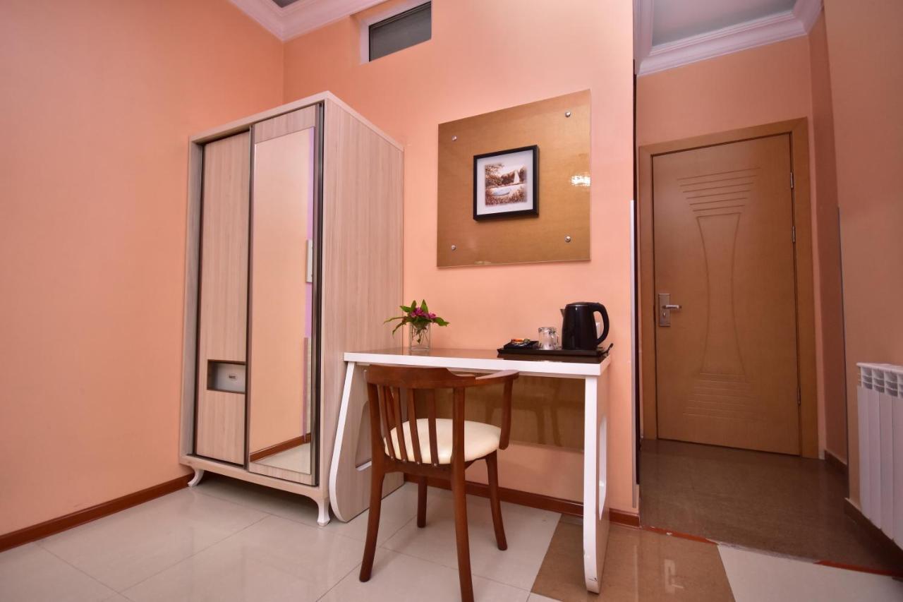 Hotel Chao Batumi Esterno foto